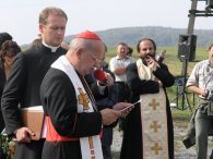 Modlitwa księdza kardynała poprzedzająca blogosławieństwo, fot.: archiwum Fundacji