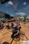 Mecz koszykówki w czasie Ogólnopolskich Dni Integracji „Zwyciężać Mimo Wszystko”
